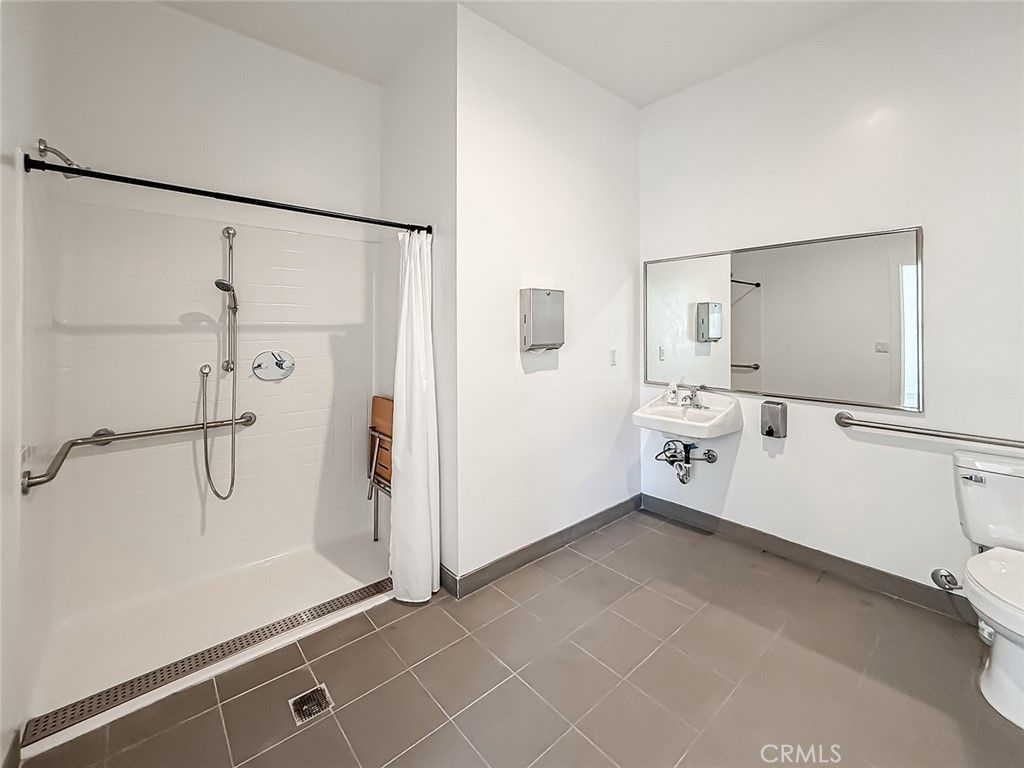 Image 61 of property listing at 946 Warwick, Thousand Oaks, CA 91360