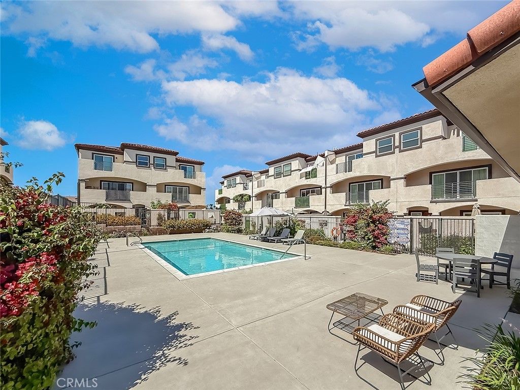 Image 63 of property listing at 946 Warwick, Thousand Oaks, CA 91360