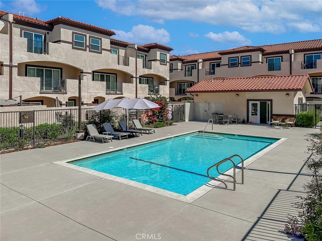 Image 64 of property listing at 946 Warwick, Thousand Oaks, CA 91360