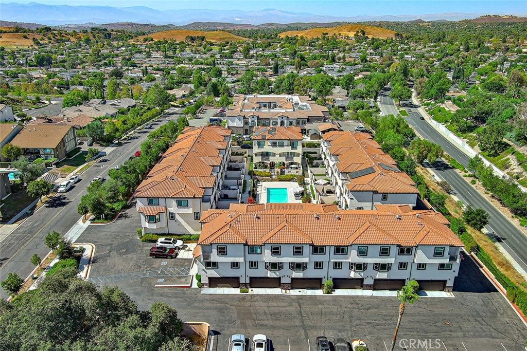 Image 67 of property listing at 946 Warwick, Thousand Oaks, CA 91360