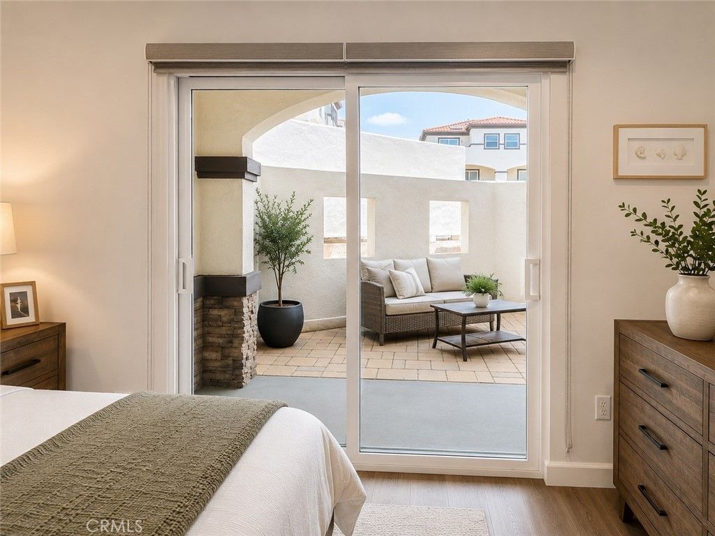 Image 7 of property listing at 946 Warwick, Thousand Oaks, CA 91360