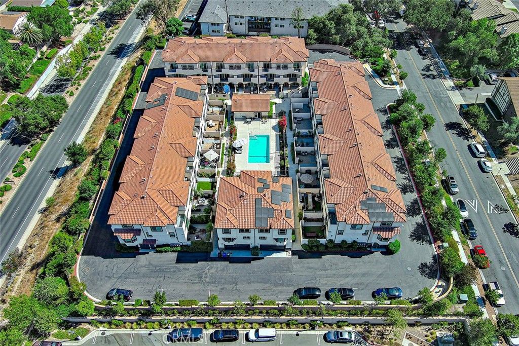Image 73 of property listing at 946 Warwick, Thousand Oaks, CA 91360