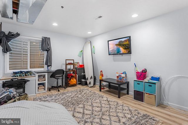 2013 E YORK ST, Philadelphia, PA 19125