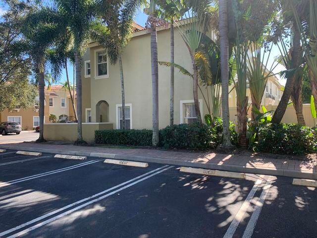 101 Lake Monterey Circle 101, Boynton Beach, FL 33426
