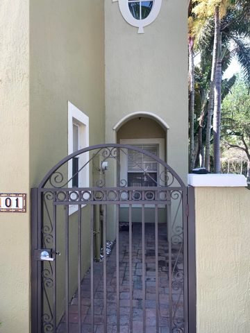 101 Lake Monterey Circle 101, Boynton Beach, FL 33426