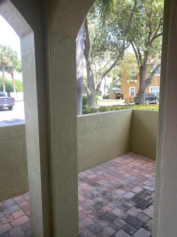 101 Lake Monterey Circle 101, Boynton Beach, FL 33426