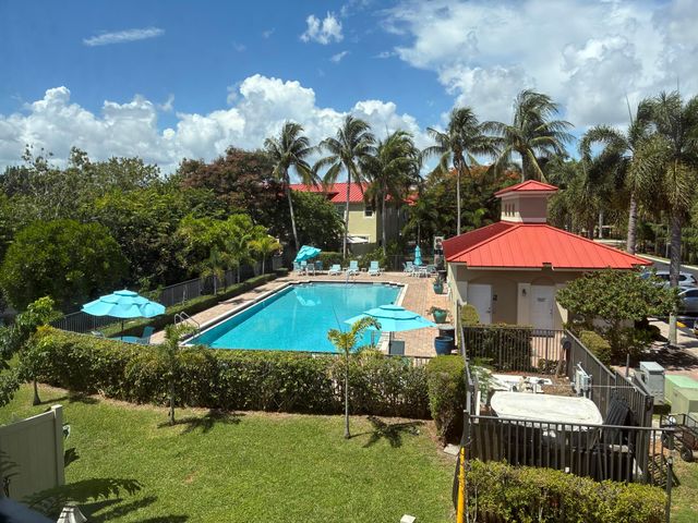 101 Lake Monterey Circle 101, Boynton Beach, FL 33426