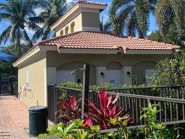 101 Lake Monterey Circle 101, Boynton Beach, FL 33426