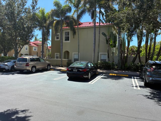 101 Lake Monterey Circle 101, Boynton Beach, FL 33426