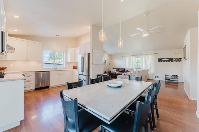 20795 Arago Circle, Bend, OR 97703