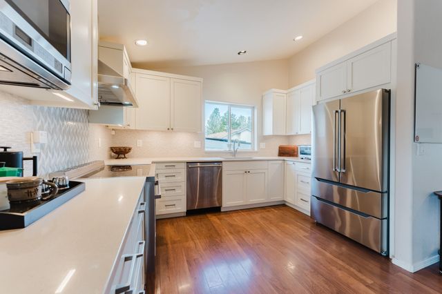 20795 Arago Circle, Bend, OR 97703