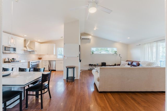 20795 Arago Circle, Bend, OR 97703
