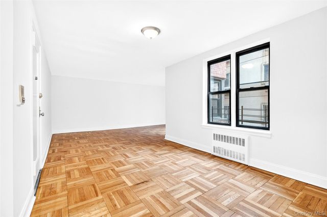 2244 Bronx Park E 1C, Bronx, NY 10467