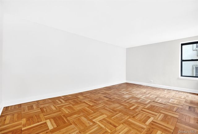 2244 Bronx Park E 1C, Bronx, NY 10467