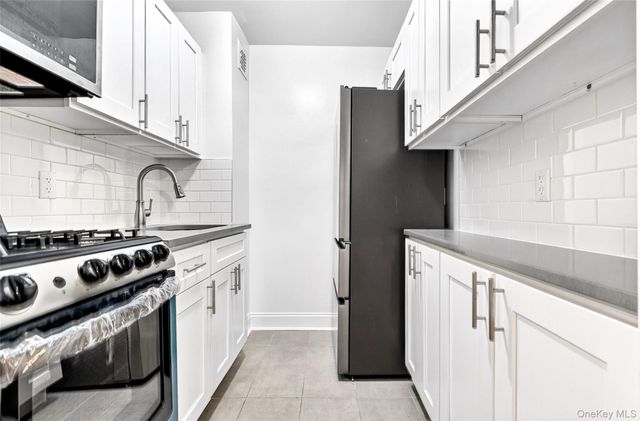 2244 Bronx Park E 1C, Bronx, NY 10467