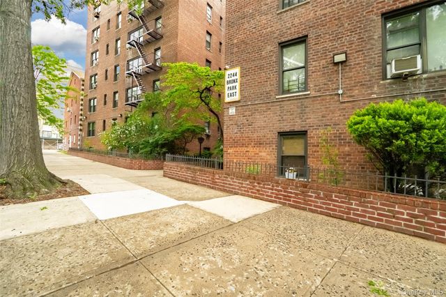 2244 Bronx Park E 1C, Bronx, NY 10467