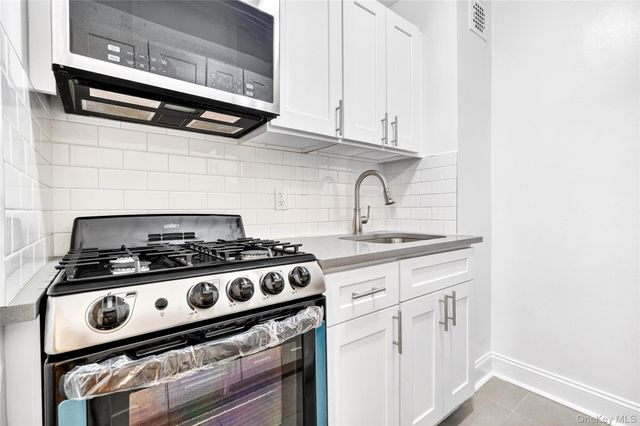 2244 Bronx Park E 1C, Bronx, NY 10467