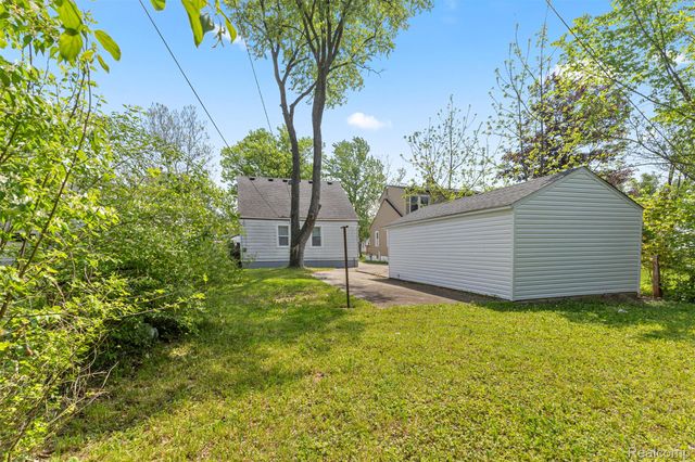 9213 Stout Street, Detroit, MI 48228