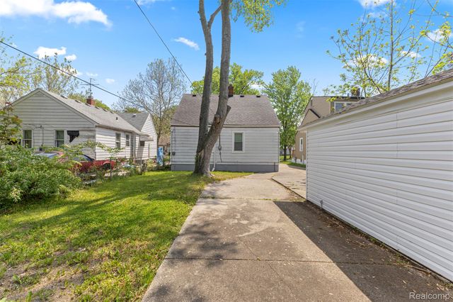 9213 Stout Street, Detroit, MI 48228