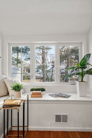 160 Pine Street 15, Newton, MA 02466