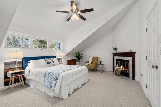 160 Pine Street 15, Newton, MA 02466