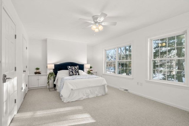 160 Pine Street 15, Newton, MA 02466