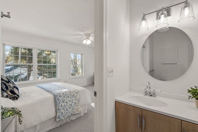 160 Pine Street 15, Newton, MA 02466