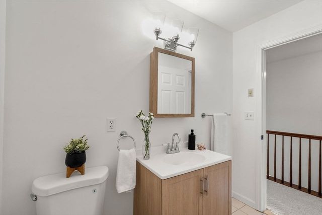 160 Pine Street 15, Newton, MA 02466