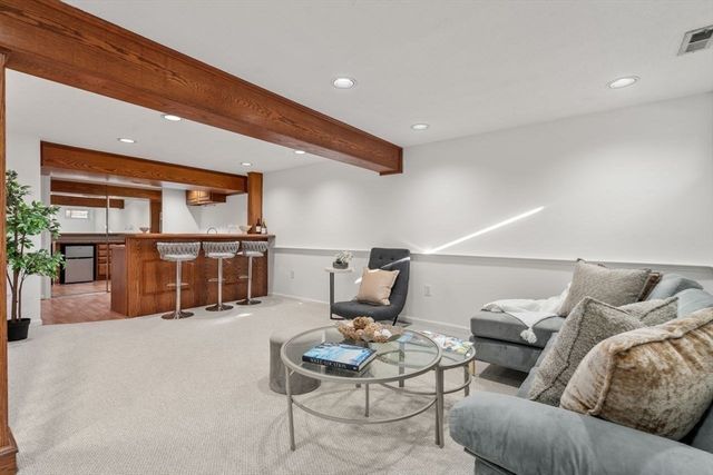 160 Pine Street 15, Newton, MA 02466