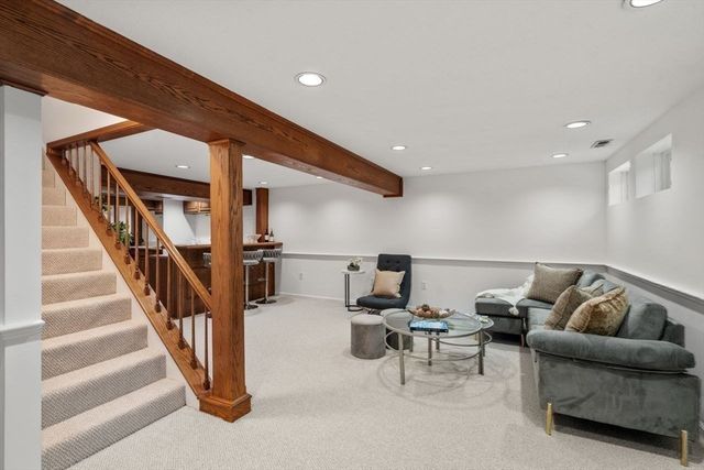 160 Pine Street 15, Newton, MA 02466