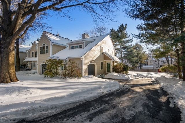 160 Pine Street 15, Newton, MA 02466