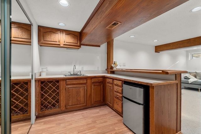 160 Pine Street 15, Newton, MA 02466