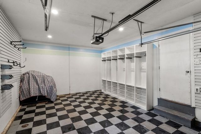 160 Pine Street 15, Newton, MA 02466