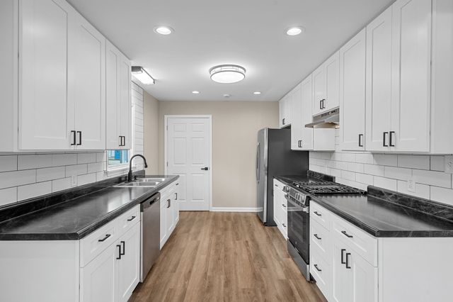 7402 Forestview Dr, Hopkinsville, KY 42240