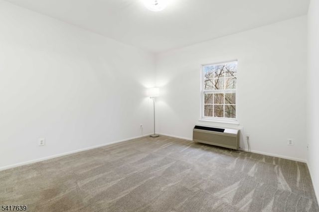 5301 Richmond Rd 301, West Milford Twp., NJ 07480