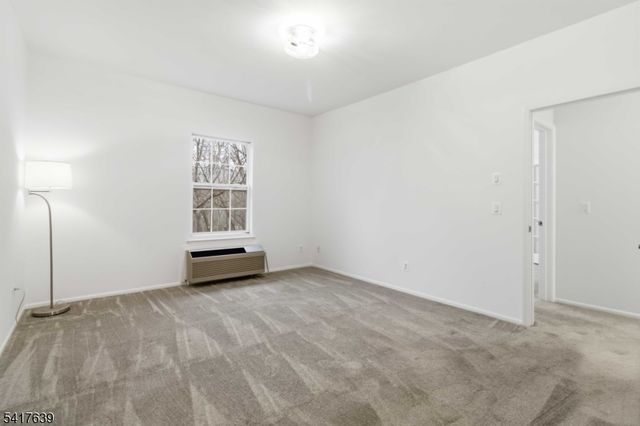 5301 Richmond Rd 301, West Milford Twp., NJ 07480