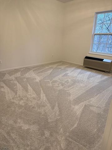 5301 Richmond Rd 301, West Milford Twp., NJ 07480