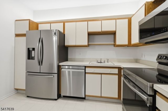 5301 Richmond Rd 301, West Milford Twp., NJ 07480