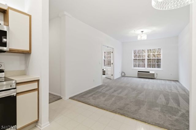 5301 Richmond Rd 301, West Milford Twp., NJ 07480