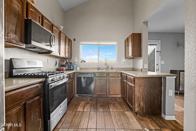 7213 Sachet Cliff Drive, El Paso, TX 79934