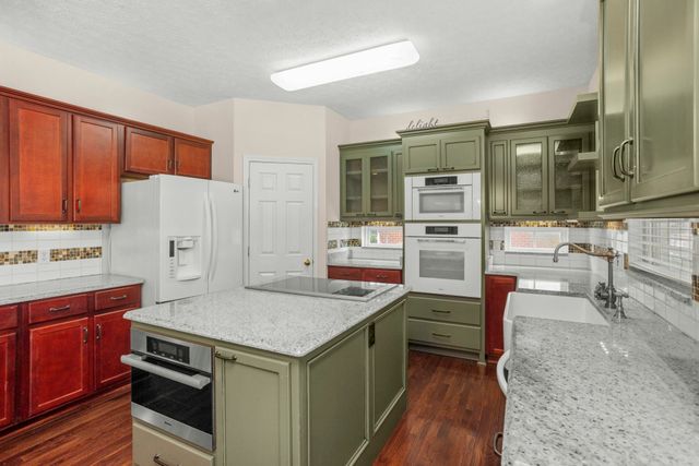 136 Chesapeake Harbor Blvd, Hendersonville, TN 37075