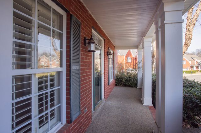 136 Chesapeake Harbor Blvd, Hendersonville, TN 37075