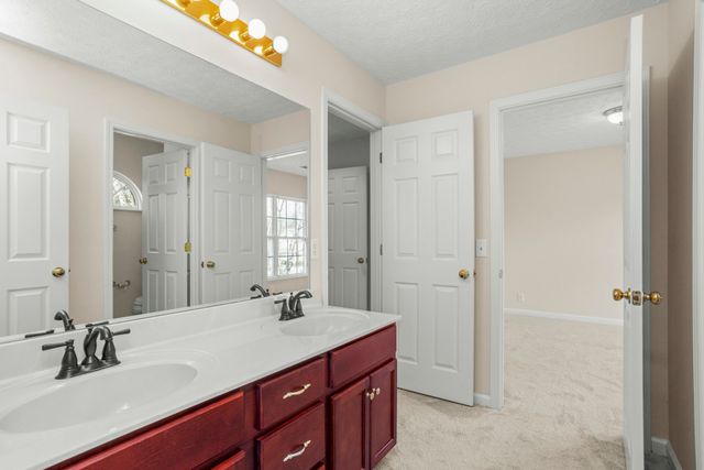 136 Chesapeake Harbor Blvd, Hendersonville, TN 37075