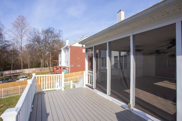 136 Chesapeake Harbor Blvd, Hendersonville, TN 37075