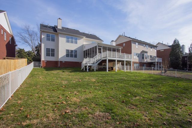 136 Chesapeake Harbor Blvd, Hendersonville, TN 37075