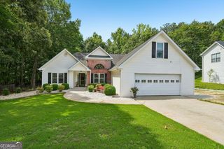 25 Summer Walk Circle, Covington, GA 30016