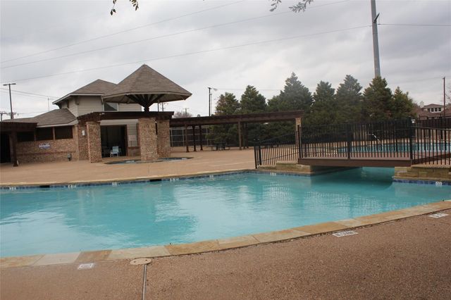 114 Briar Oak Drive, Murphy, TX 75094