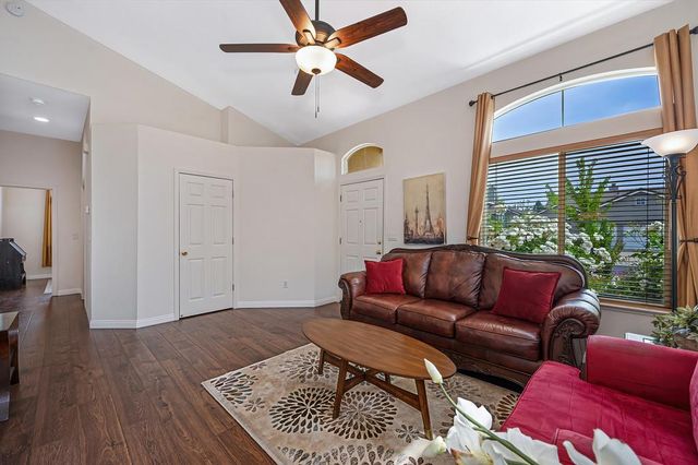 9448 Plainoak Way, Elk Grove, CA 95758