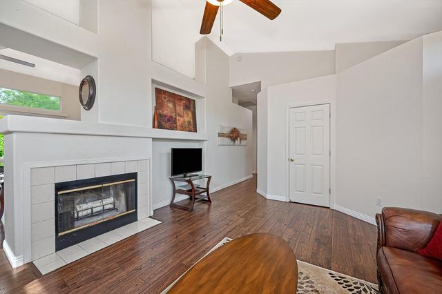 9448 Plainoak Way, Elk Grove, CA 95758