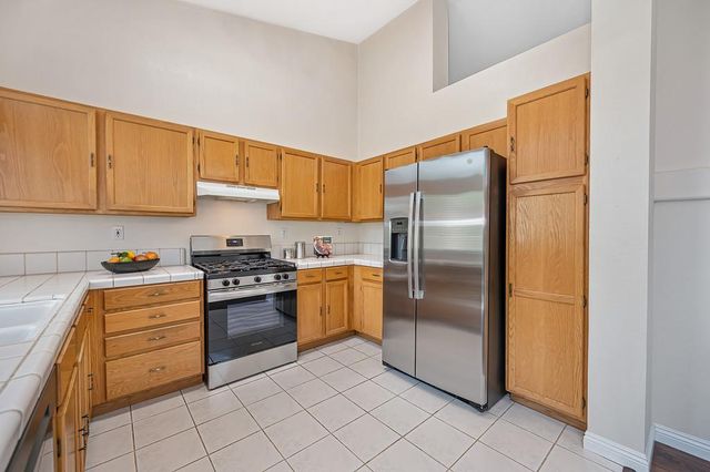 9448 Plainoak Way, Elk Grove, CA 95758